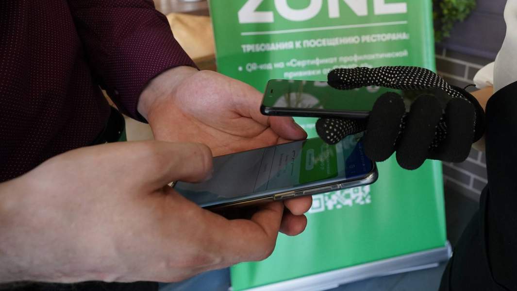 С новым кодом: 28 июня посещаемость московских ресторанов упала на 90%
