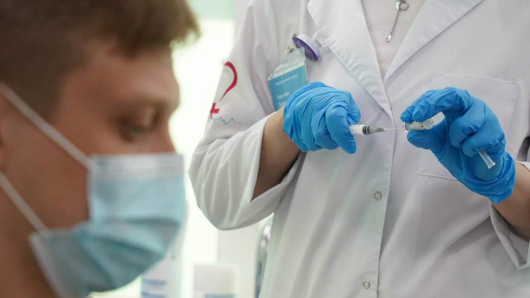 С новым кодом: 28 июня посещаемость московских ресторанов упала на 90%