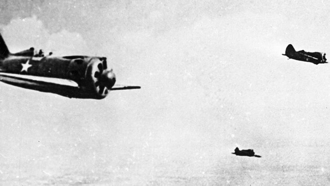 Советские истребители И-16 в воздухе