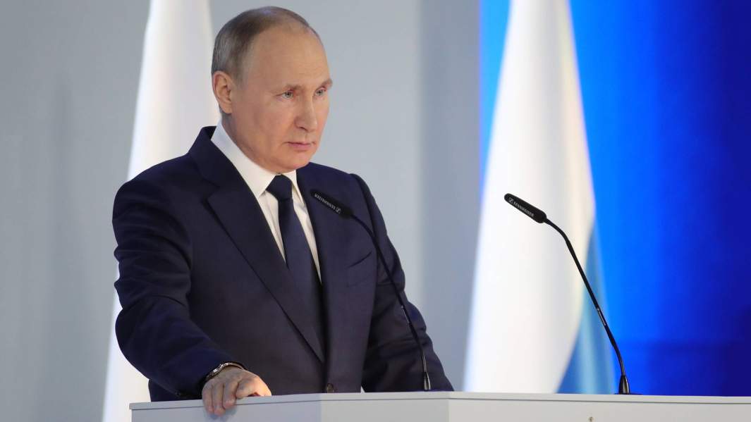 Президент РФ Владимир Путин выступает с ежегодным посланием Федеральному Собранию