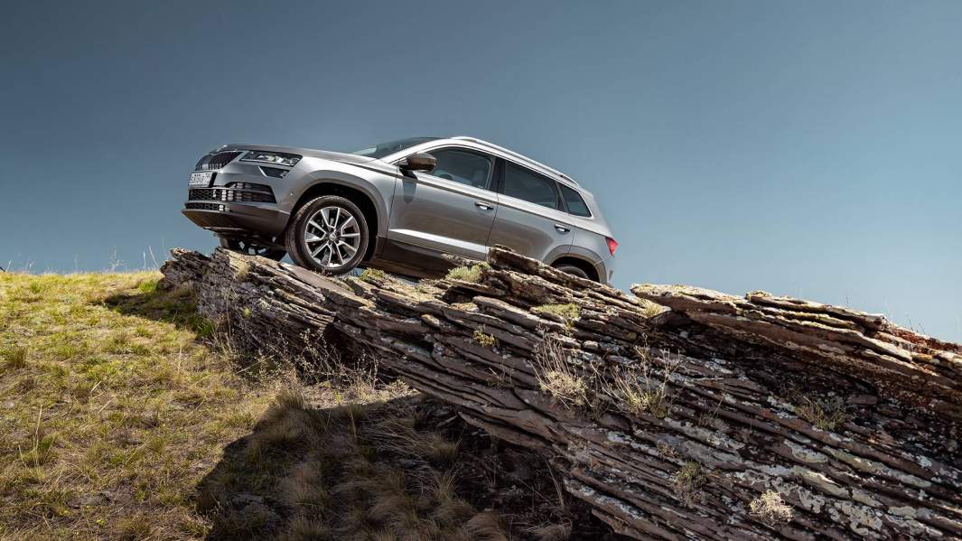 У полноприводной версии дорожный просвет увеличен со 160 до 164 мм