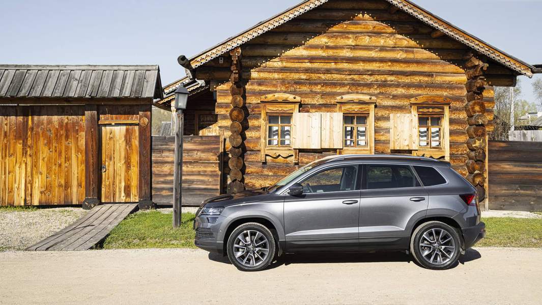 Габариты Skoda Karoq: 4382×1841×1607 мм. Колесная база: 2638 мм