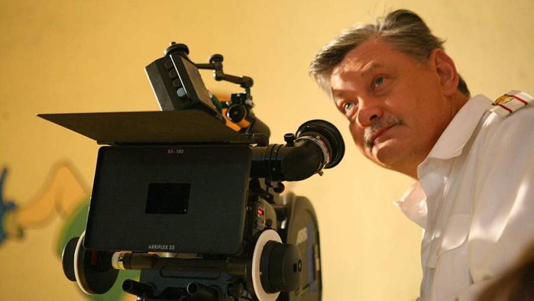 Режиссер Игорь Зайцев на съемках своего фильма «Каникулы строгого режима»