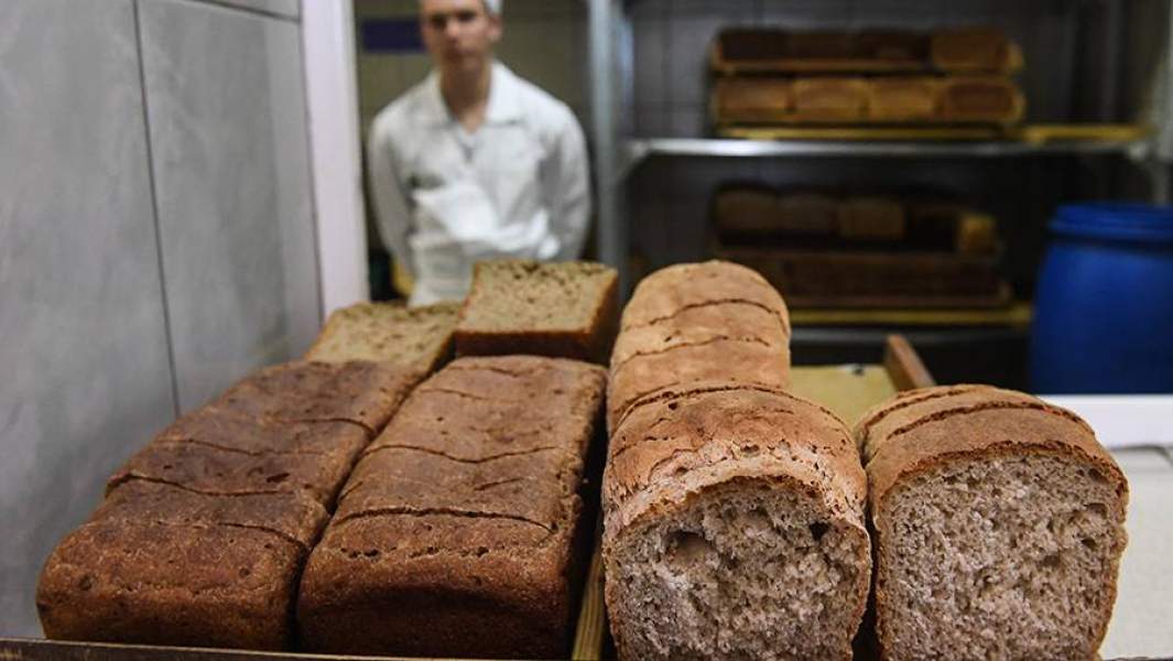  В столовой исправительной колонии