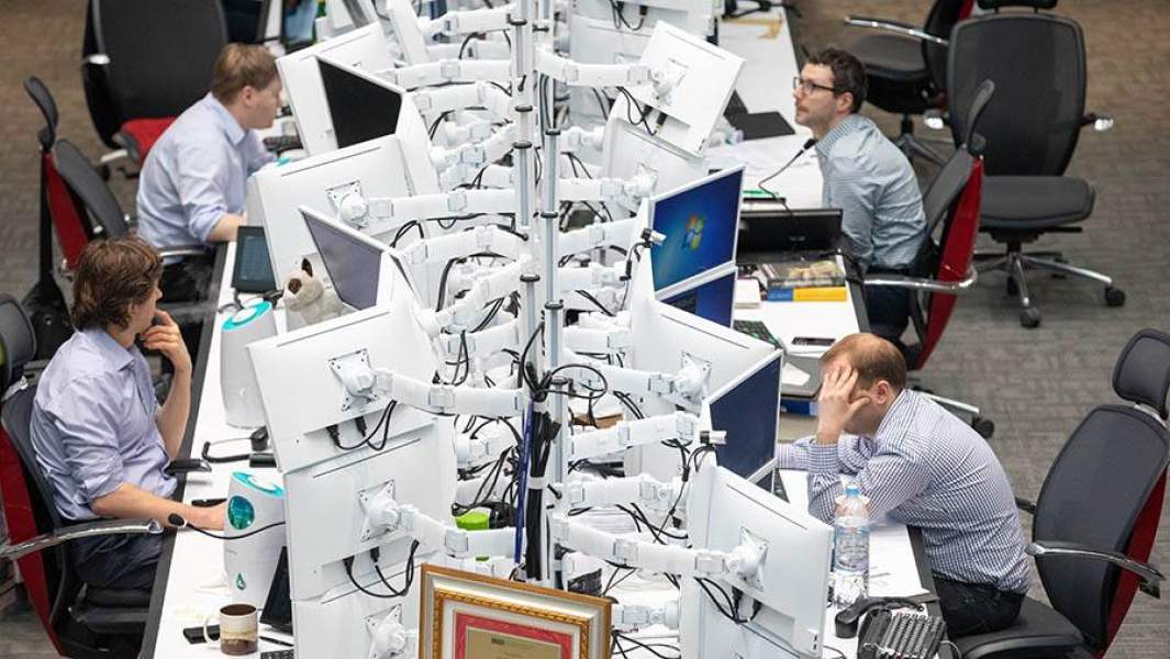 офисные сотрудники 