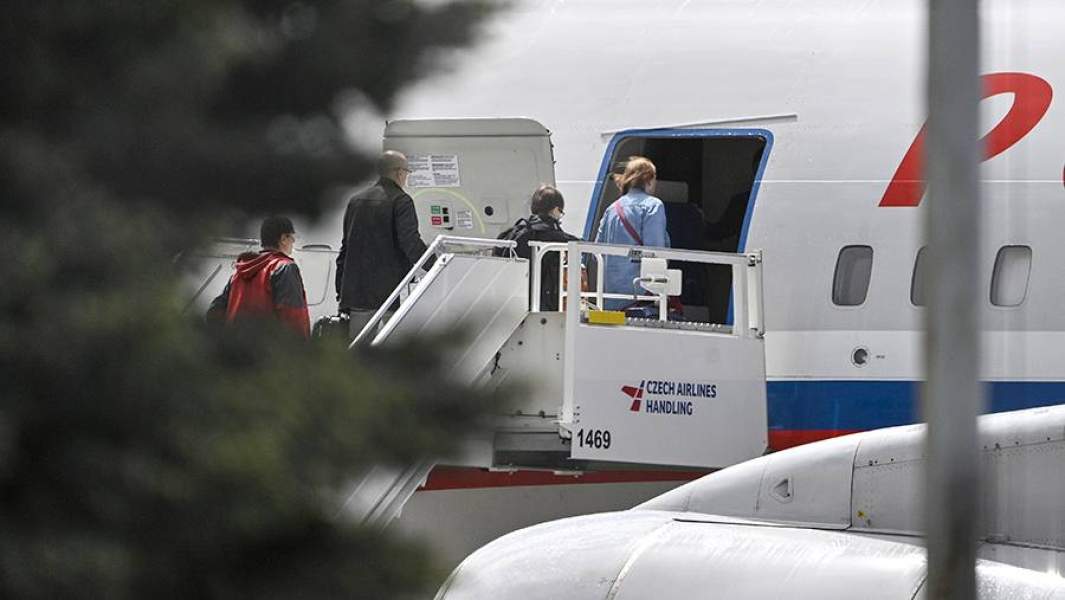 Российские дипломаты с семьями покидают Прагу. 29 мая 2021 году