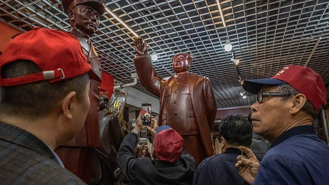 Туристы во время поездки в Цзинганшань