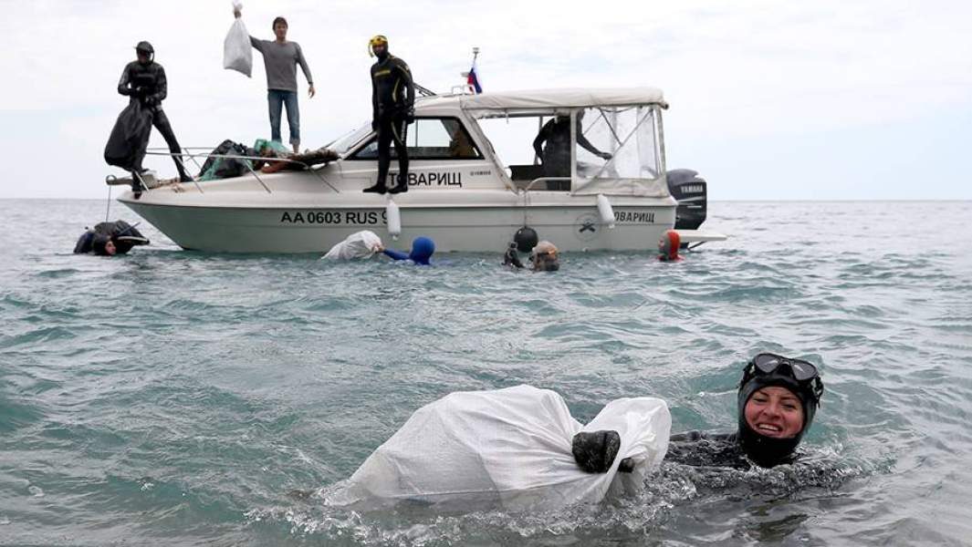 Уборка мусора на дне Черного моря