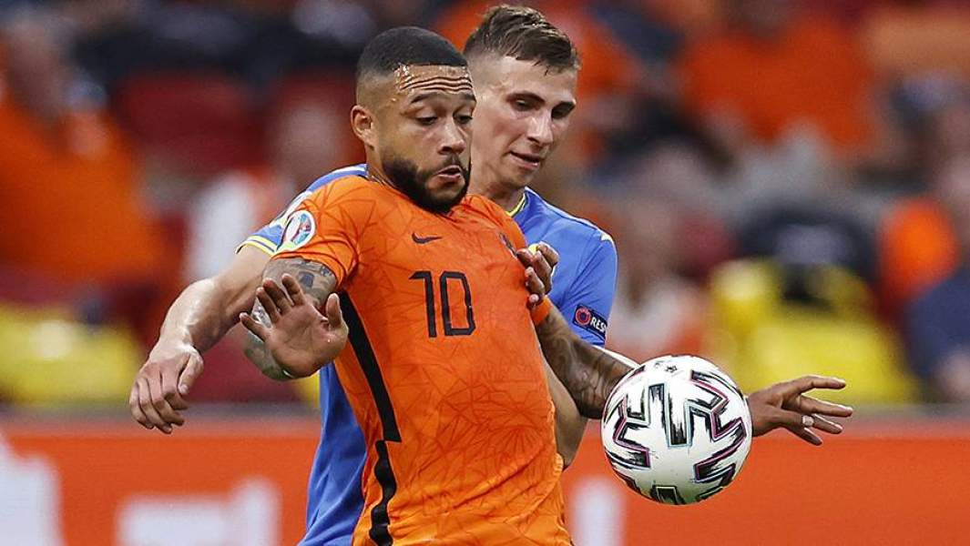 Чемпионат Европы по футболу: Нидерланды (оранжевая форма) - Украина (синяя форма) - 3:2