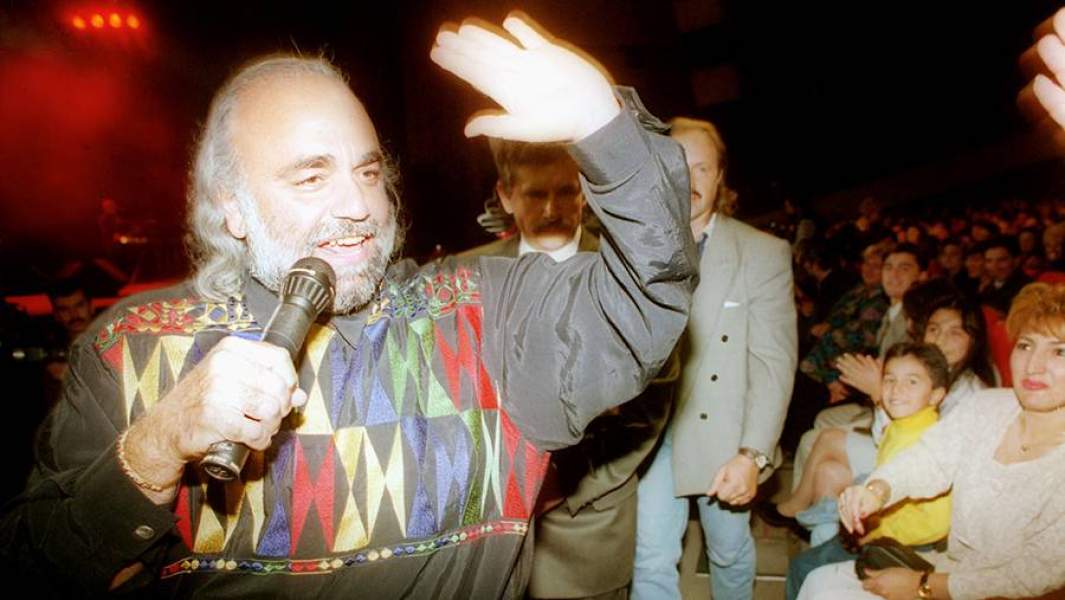 Концерт греческого эстрадного певца Демиса Руссоса в Москве, 1994 год