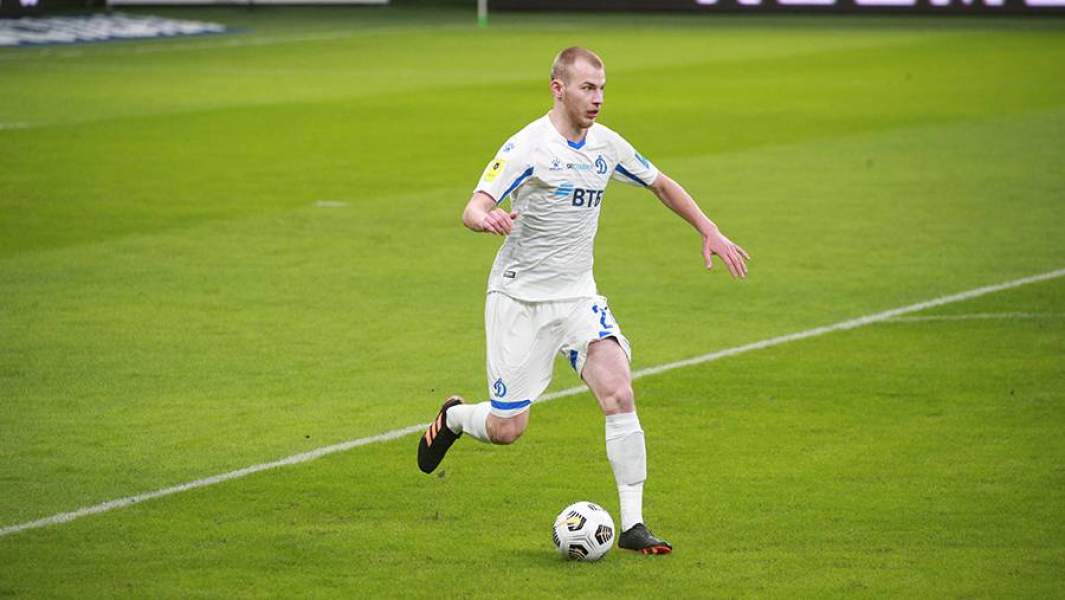 Игрок сборной России Роман Евгеньев 