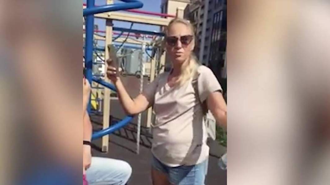 Жительница Санкт-Петербурга, устроившая скандал на детской площадке
