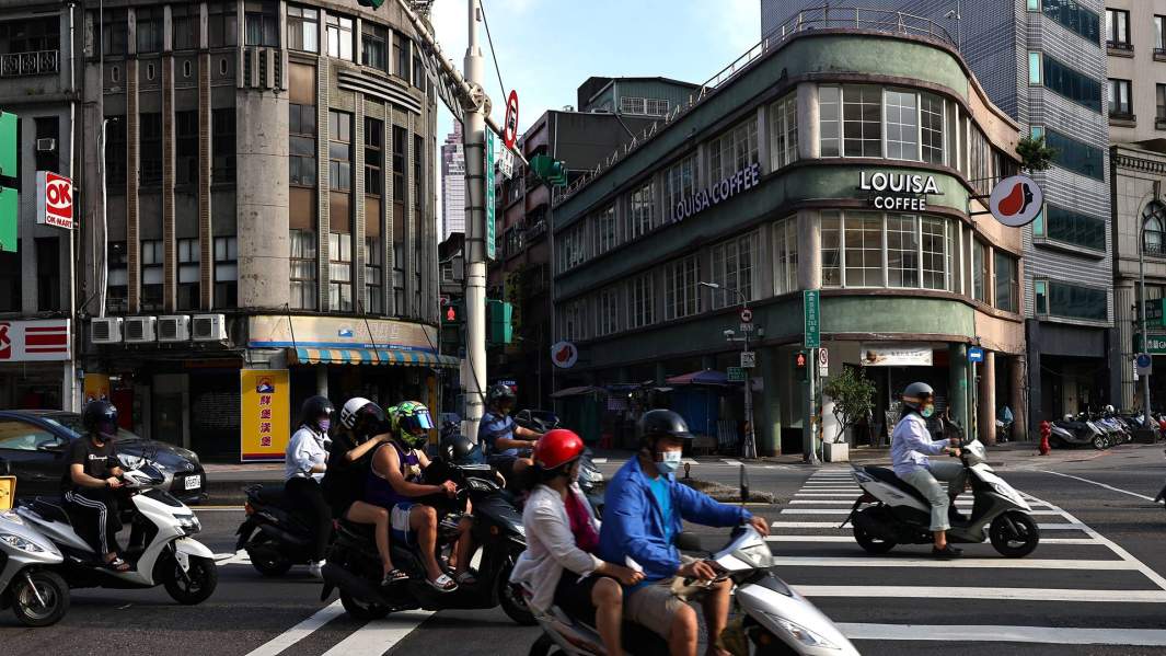 Одна из улиц Тайбэя, Тайвань