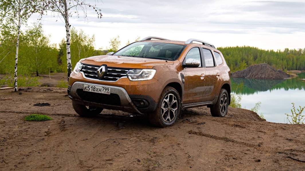 Кузов покрыт стойким к царапинам лаком, серебристые детали окрашены в массе. Дополнительно можно заказать комплект накладок из некрашеного пластика