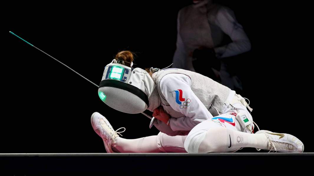 Марта Мартьянова в финальном поединке по фехтованию на рапирах во время командного первенства среди женщин на XXXII летних Олимпийских играх в Токио