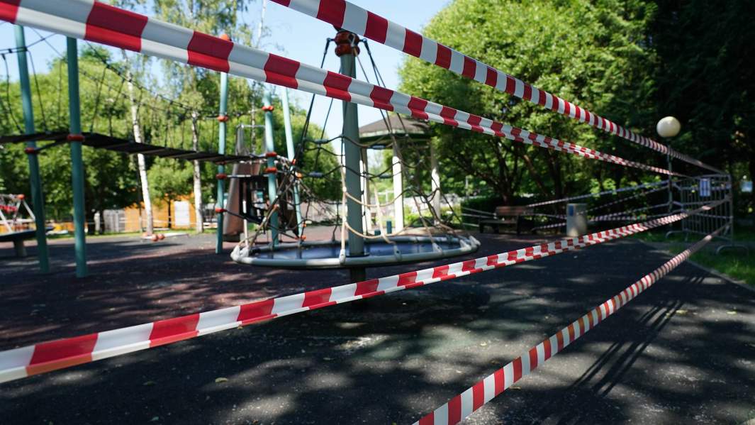 Самозащитная реакция: почему заболеваемость COVID-19 снова бьет рекорды