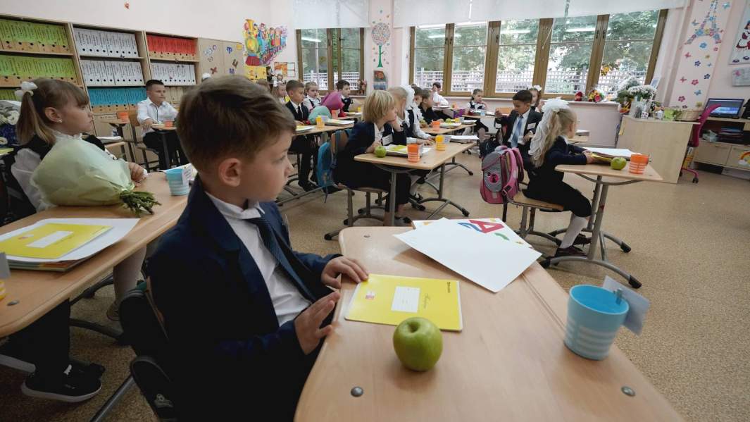 школьники в классе