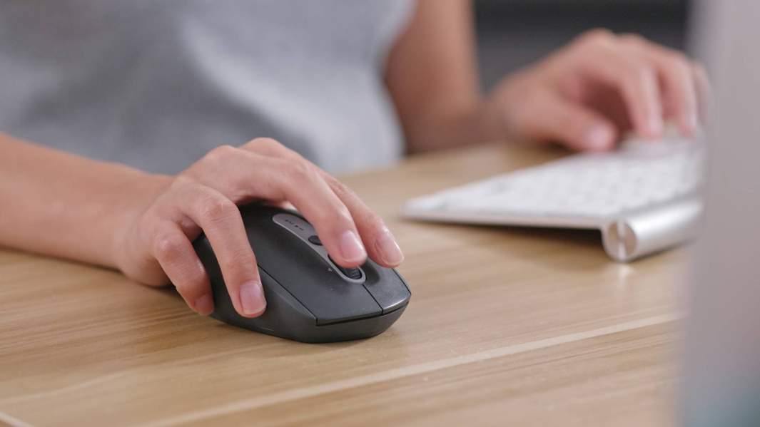 рука на мышке
