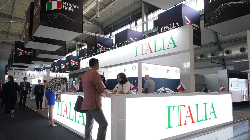 Cтенд Италии на Международной промышленной выставке «Иннопром-2021» в Екатеринбурге