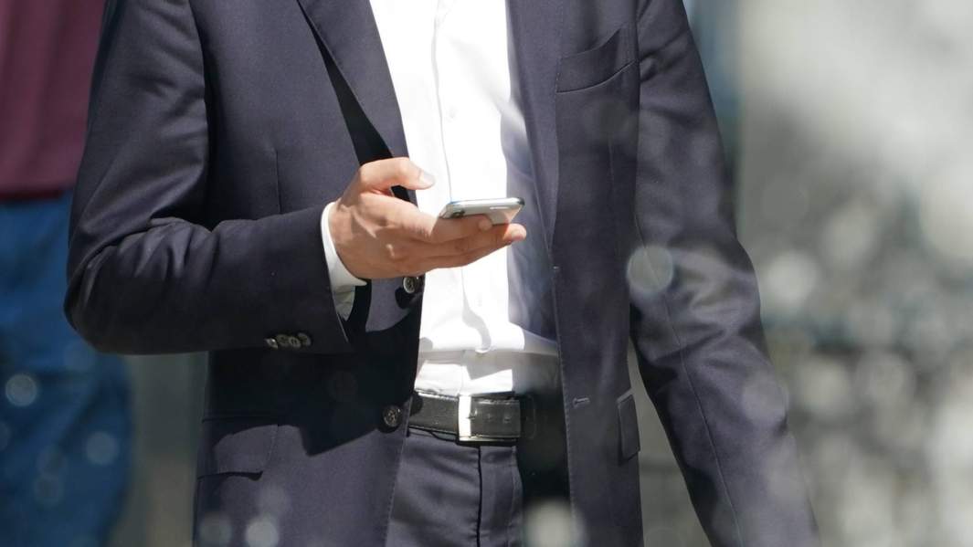 Вышли мне денег: как мошенники наживаются на пособиях россиян