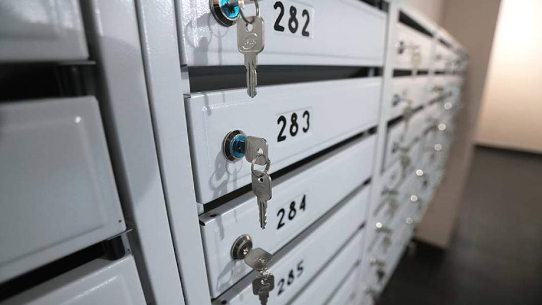 Почтовые ящики в многоэтажном жилом доме