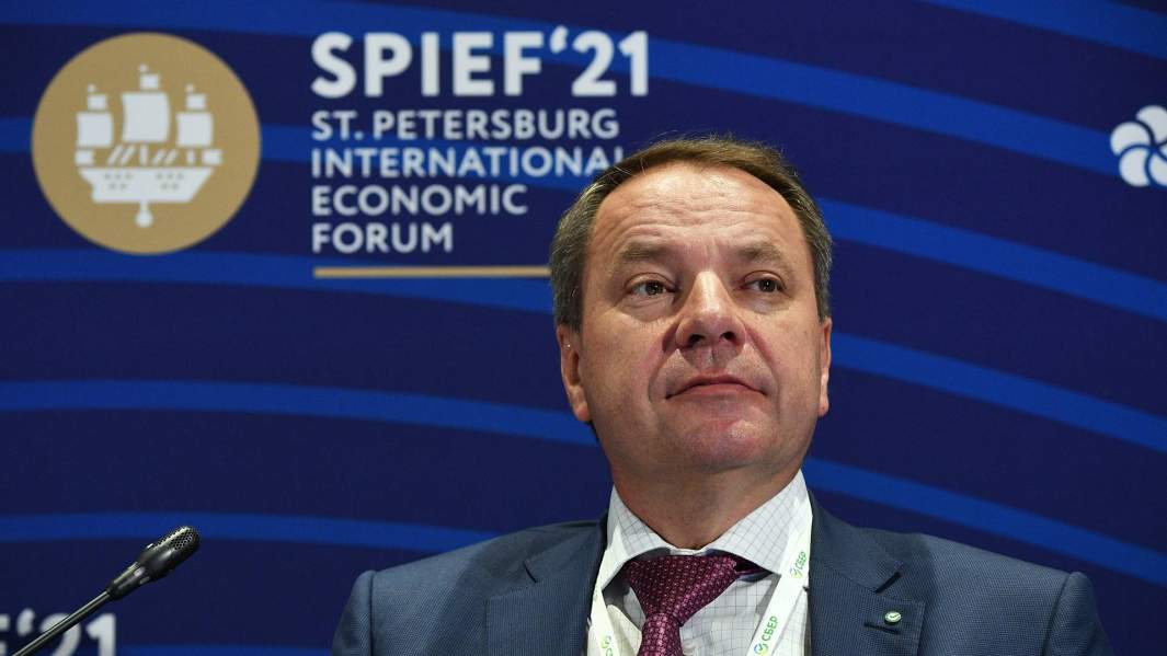 Заместитель председателя правления Сбербанка Станислав Кузнецов во время панельной дискуссии «Цифровой суверенитет и кибербезопасность» в рамках Петербургского международного экономического форума - 2021