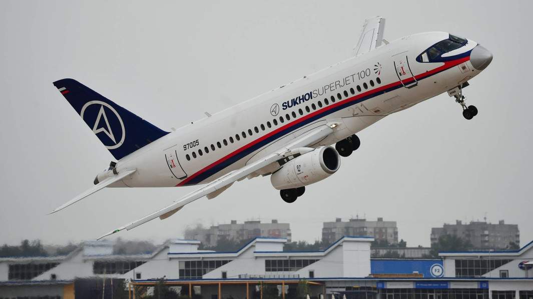 Лайнер Sukhoi Superjet 100