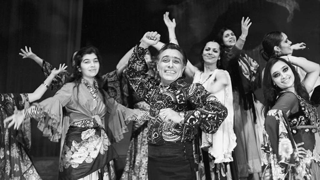 Николай Сличенко на сцене театра «Ромэн»