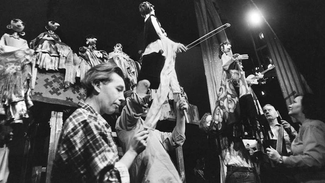 Во время спектакля «Необыкновенный концерт»