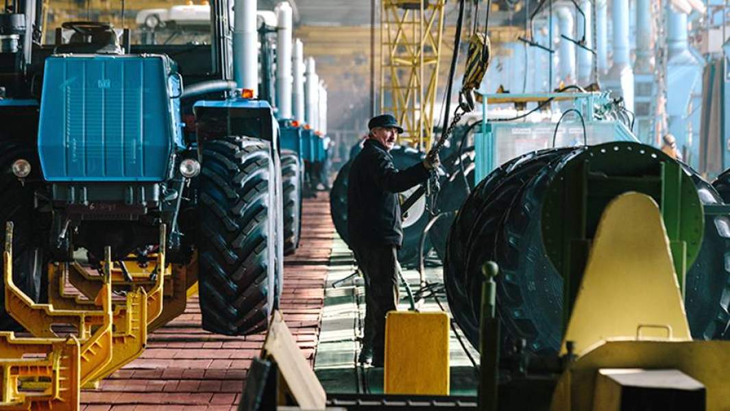 Цех Харьковского тракторного завода