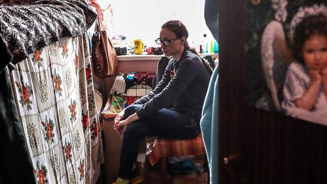 Девушка в приюте