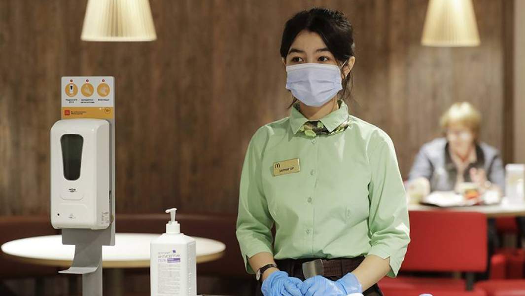 сотрудница общепита