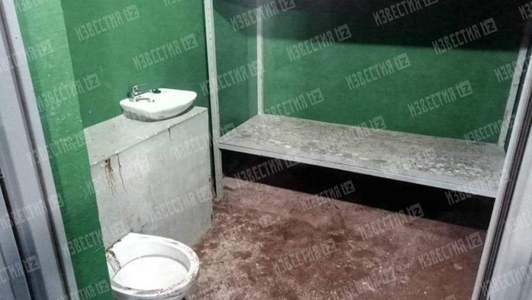 камера в секретной тюрьме 