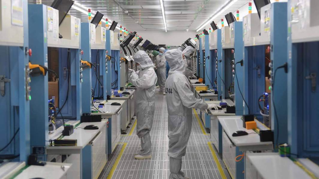 Пожалуйте чипироваться: мировой экономике не хватает полупроводников