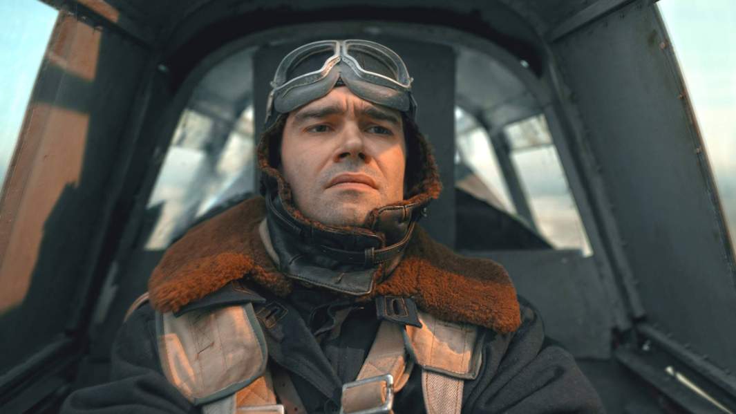 кадр из фильма "Летчик"