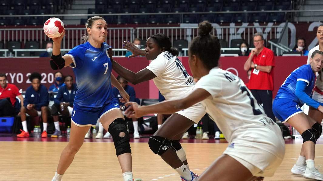 Серебряная ложка дегтя: почему наши гандболистки проиграли финал Игр