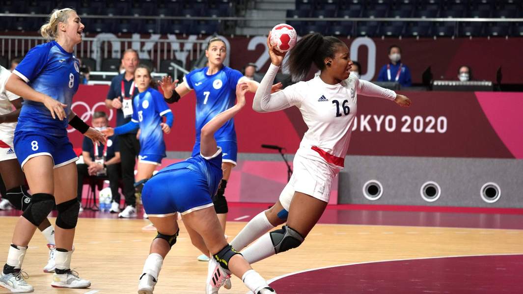 Серебряная ложка дегтя: почему наши гандболистки проиграли финал Игр