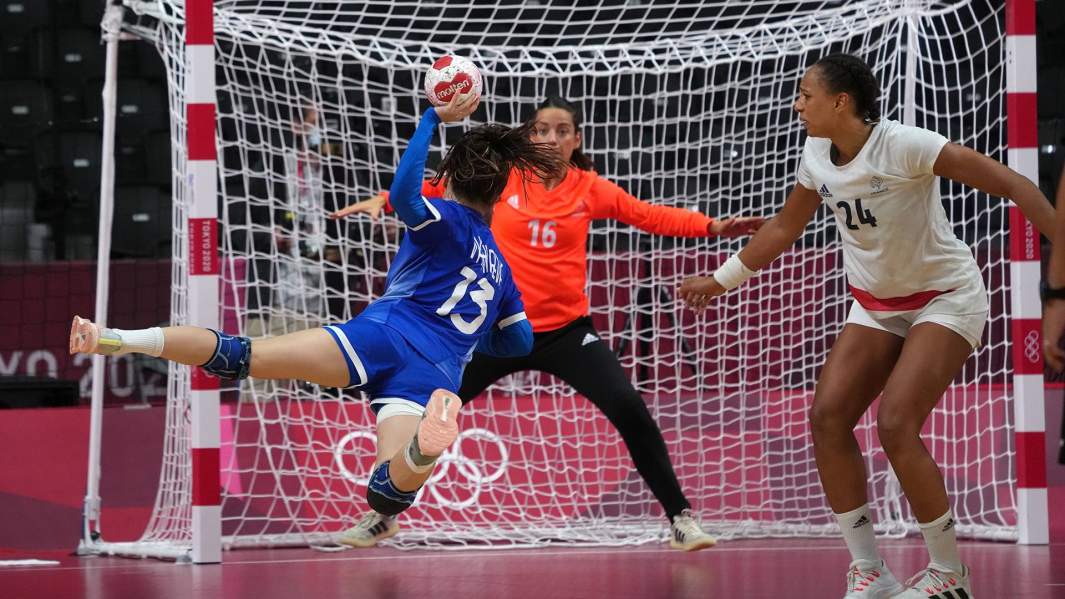 Серебряная ложка дегтя: почему наши гандболистки проиграли финал Игр