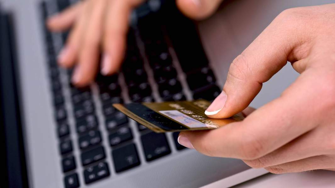 Плати бесследно: россияне смогут удалять данные карт со сторонних сайтов