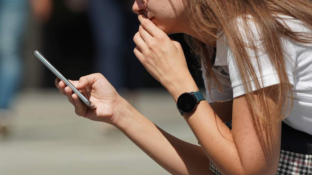 За ерундой может многое скрываться»: как работают линии психологической помощи