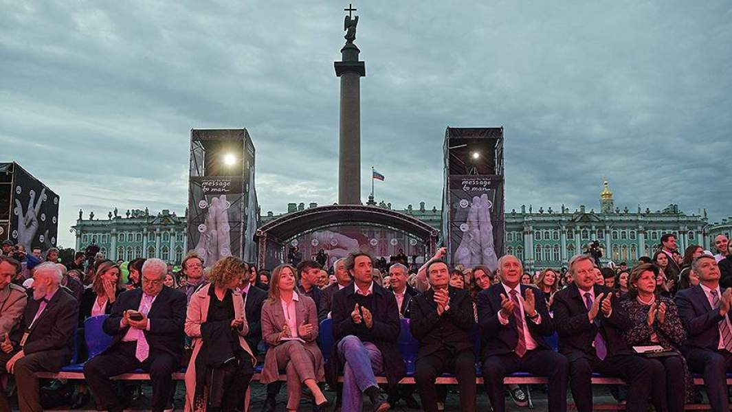 Режиссеры Паоло Соррентино и Алексей Учитель и вице-губернатор Санкт-Петербурга Александр Говорунов