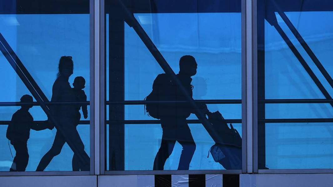 Пассажиры в аэропорту Домодедово