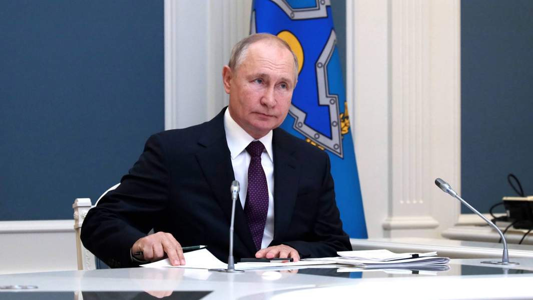 Владимир Путин во время внеочередной сессии Совета коллективной безопасности Организации Договора о коллективной безопасности