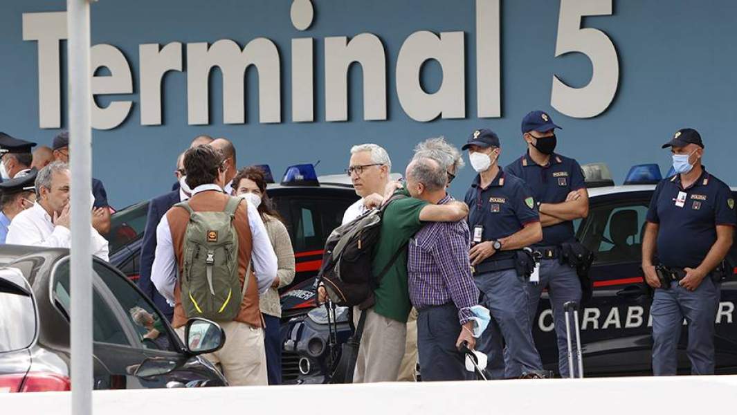 Люди, эвакуированные из Афганистана в Италию