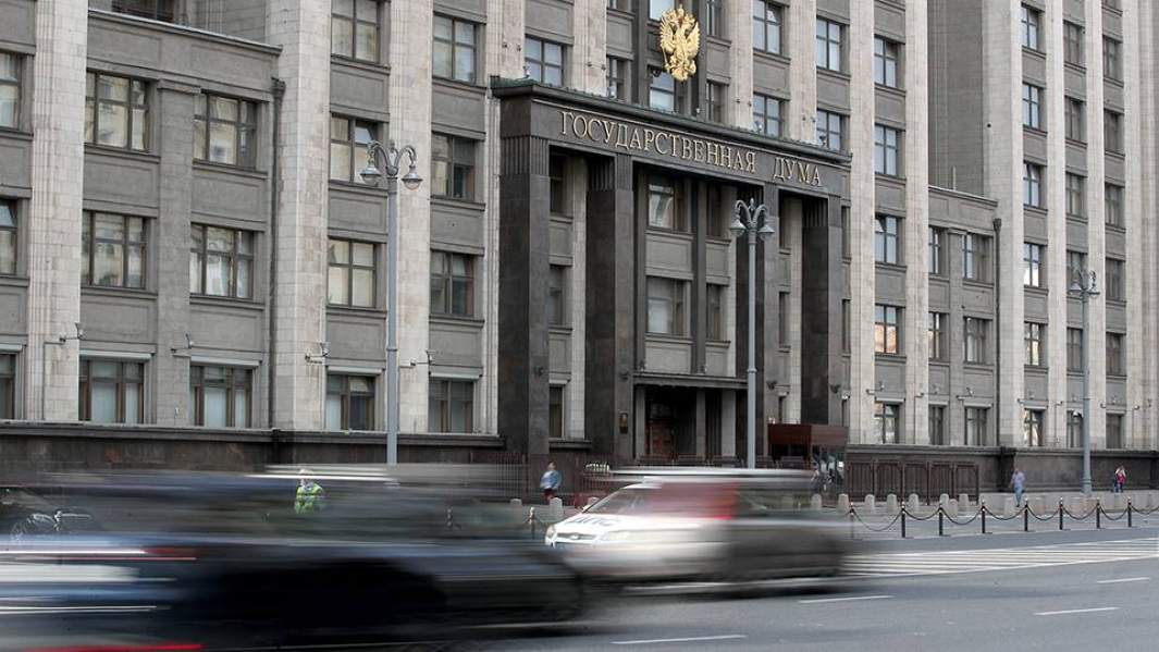 Оплата трудна: МРОТ предложили повысить до 20 тыс. рублей