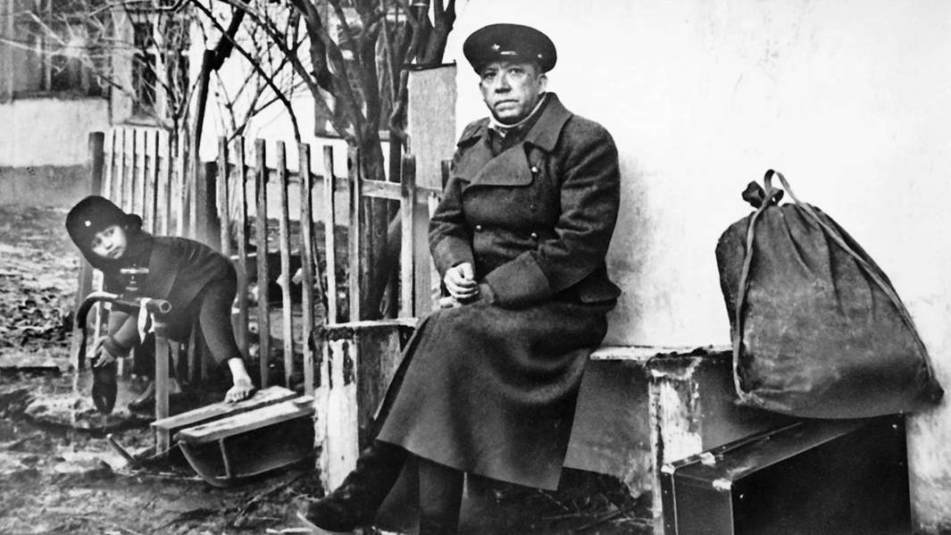 Кадр из фильма «Двадцать дней без войны»