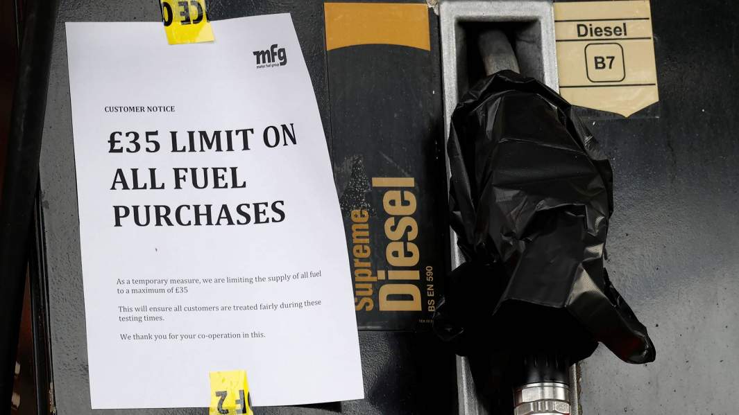 дефицит топлива на заправке в Великобритании