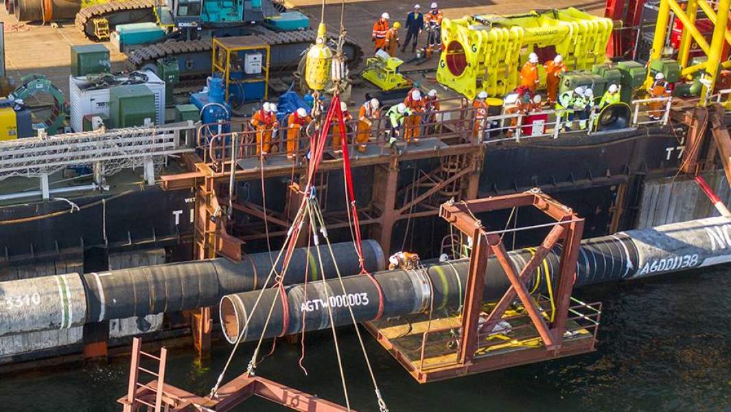 10 сентября 2021 года секции второй нитки «Северного потока – 2», идущие от берега Германии и из вод Дании, были соединены между собой при помощи надводного захлеста