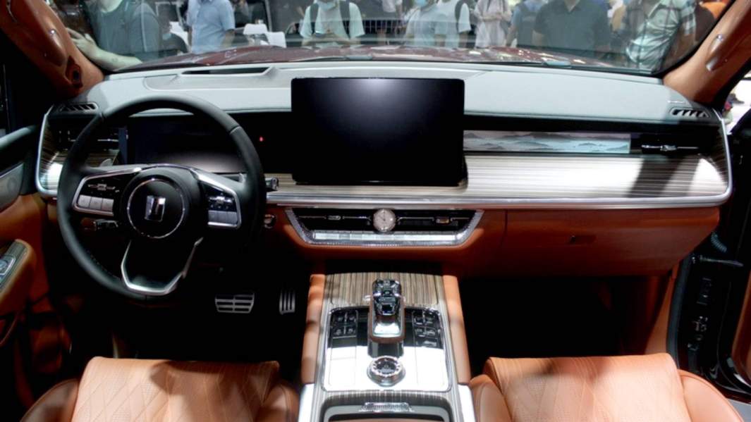 Автомобиль Tank 500