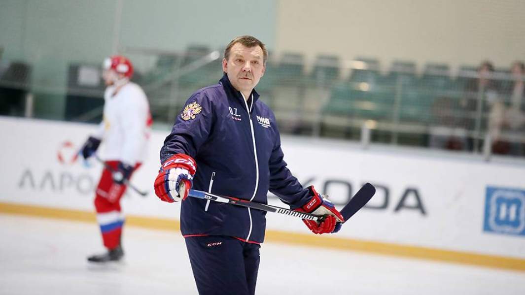 Главный тренер сборной России Олег Знарок 